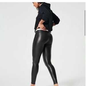 Spanx Faux Leather Leggings Shiny Coated Pants L Large Stretch Comfy Slimming!